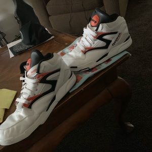 ORIGINAL 1996 REEBOK PUMPS; PUMPS STILL WORK!